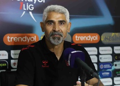 Bandırmaspor, Sivasspor'la 1-1 berabere kaldı; teknik direktörler maçı değerlendirdi.