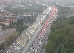 İstanbul'da yağış ve Galatasaray maçı trafiği artırdı, yoğunluk yüzde 89'a çıktı