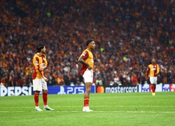 Galatasaray, Şampiyonlar Ligi'nde Barcelona'ya 4-1 yenilerek 2. mağlubiyetini aldı