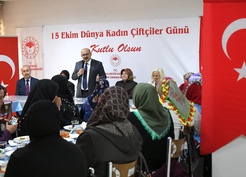 Balıkesir'de kadın çiftçiler Vali Ustaoğlu'yla buluştu, kayıtlı 7 bin 88 kadın var