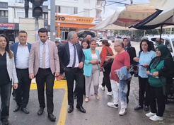 İYİ Parti Kadirli'de 85 yaşındaki kadını dinledi; kadın 'çalışmadığım gün açım' dedi