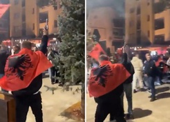 Arnavutluk'ta protestolar alevleniyor! Havaya ateş açtı