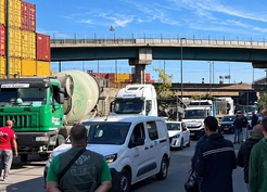 İtalya'da akaryakıt protestosu: Kamyon ve TIR şoförleri otoyol ve liman girişlerini kapadı, kıtlık uyarısı yapıldı
