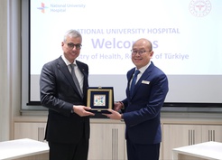 Bakan Memişoğlu, Singapur Ulusal Üniversite Hastanesi'nde wellness sunumunu dinledi