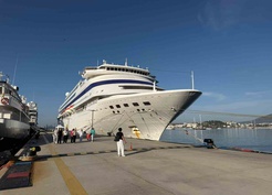 Bodrum Cruise Port'a aynı gün yanaşan üç kruvaziyerle ilçeye 650 yolcu geldi