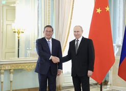 Li Qiang, St. Petersburg'da Putin ile görüşerek Çin-Rusya iş birliğine vurgu yaptı