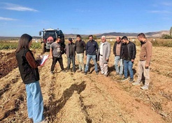 Afyonkarahisar'da Cuma Buluşmaları üreticiler için köy ziyaretleriyle sürüyor