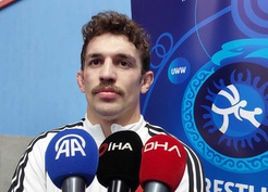 Büyüklerde ilk kez güreşti, finale çıktı! Yüksel Sarıçiçek altın madalya için so