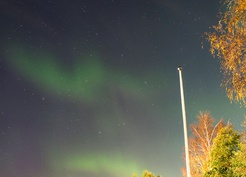 Finlandiya'nın Seinäjoki kentinde nadir görülen kırmızı kuzey ışıkları görüntülendi