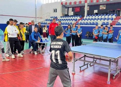 Tomarza'da 29 Ekim etkinlikleri kapsamında masa tenisi ve dart turnuvası yapıldı