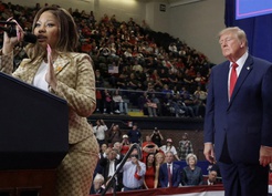 Trump'ı zora sokacak kare! Önce övgüler dizdi, sonra böyle yakalandı