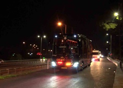 Fenerbahçe'yi 2-1 yenen Galatasaray'ın takım otobüsü Kemerburgaz'a geldi