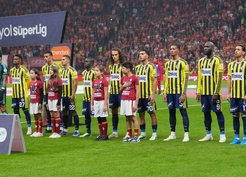 Galatasaray derbide Fenerbahçe'yi 2-1 yendi, puan farkı 6 oldu