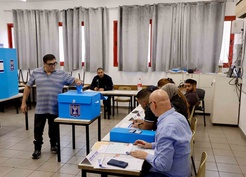 İsrail'de 7 Ekim 2023'ten bu yana ilk genel seçimde oy verme işlemi başladı