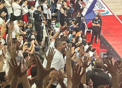 Karşıyaka Başkanı Tusder, Fenerbahçe maçında taraftar tribününe geçti