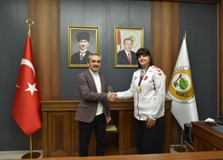 Giresun Orman Bölge Müdürü Yaprak, Avrupa şampiyonu Bulat'ı makamında ağırladı