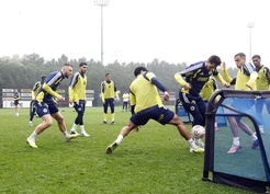 Fenerbahçe, Göztepe maçı hazırlığını Cumhuriyet Bayramı'nda sürdürdü