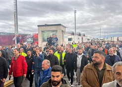 TIR şoförleri Schengen vize sorunu için Edirne'deki sınır kapılarında kontak kapattı