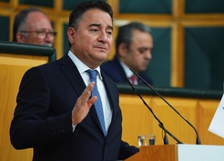 Babacan: Vurgunun faturası 150 milyar doları aştı, erime sürüyor