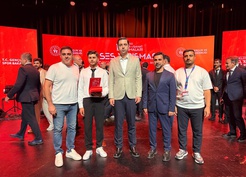 Diyarbakırlı genç, Türkiye finalinde Celal Güzelses'in eseriyle üçüncü oldu