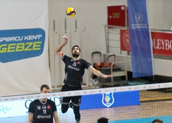 Gebze Belediyespor, İstanbul Gençlik'i 3-1 yenip Efeler Ligi liderliğini sürdürdü
