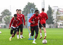Samsunspor, Başakşehir'de 7 maçlık yenilgi serisini bitirmek istiyor