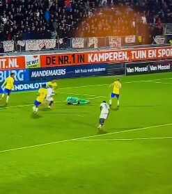Futbolcu hastanelik oldu! Ajax-Waalwijk maçı bu kez sakatlık nedeniyle yarıda kaldı