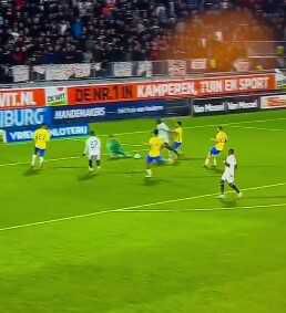 Futbolcu hastanelik oldu! Ajax-Waalwijk maçı bu kez sakatlık nedeniyle yarıda kaldı