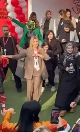 گلبن ارگن و مصطفی دستیچی در بحران حجاب