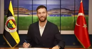 Тарик Четин подписал контракт с Фенербахче.