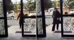 Mothers got involved in a children's fight; they drew knives and advanced.