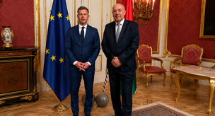 The President of Hungary, Sulyok, approved the law that removes him from office.
