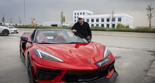 He lost his sight at 7 months old and drove a car at 244 kilometers per hour! His goal is a world record.