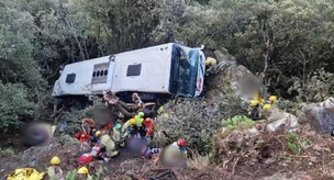 В Барселоне — паника! Пассажирский автобус рухнул в русло реки, 83 человека пострадали
