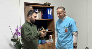 A pear got stuck in a cow's esophagus in Kastamonu! The pregnant animal was saved with a 2-hour surgery in the barn.