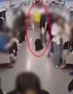 Boşanmak isteyen karısına kızdı, kalabalık metro vagonunu ateşe verdi