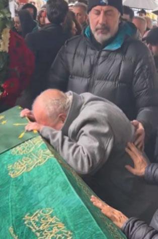 Kanbolat Görkem'e son veda: Babası oğlunun tabutunu öptü