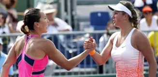 Azarenka Formda Jankovic'i Rahat Geçti