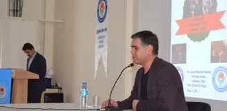 Adilcevaz'da '15 Temmuz'dan 16 Nisan'a Türkiye' Konferansı