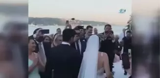 Burak Özçivit ve Fahriye Evcen Dünya Evine Girdi