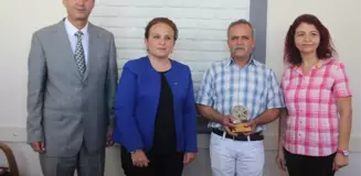 Yolcunun Halinden En İyi Anlayana Plaket ve Altın