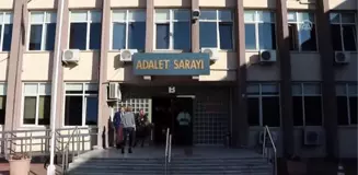 Muhabbet Kuşuyla Cezaevine Gitti