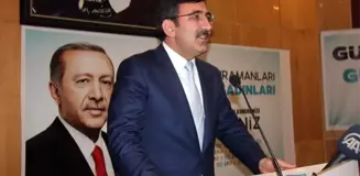 Ak Partili Yılmaz: 'Ana Muhalefet Partisinin Genel Başkanı Aday Olmaya Cesaret Edemiyor'