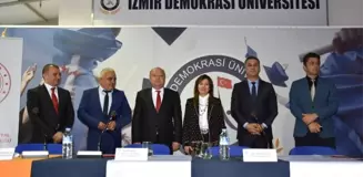 Çocuk İşçiliği İzmir Demokrasi Üniversitesi'nde Konuşuldu