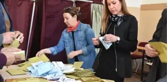 Bergama'da Geçersiz Oylar Yeniden Sayılacak