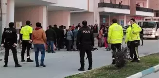 Zabıta ile kavga eden gruba cop ve biber gazıyla müdahale