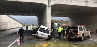 Kastamonu'da, otomobil üst geçit ayağına çarptı: 2 ölü, 1 yaralı