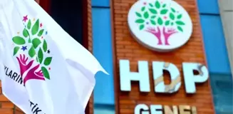 Görevden uzaklaştırılan HDP'li Batman Belediye Başkanı Mehmet Demir, gözaltına alındı