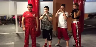 Wushu antrenörlerinin siyah kuşak sevinci