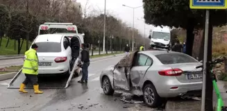 Ümraniye'de faciadan dönüldü: Karşı şeride geçip 3 araca çarptı